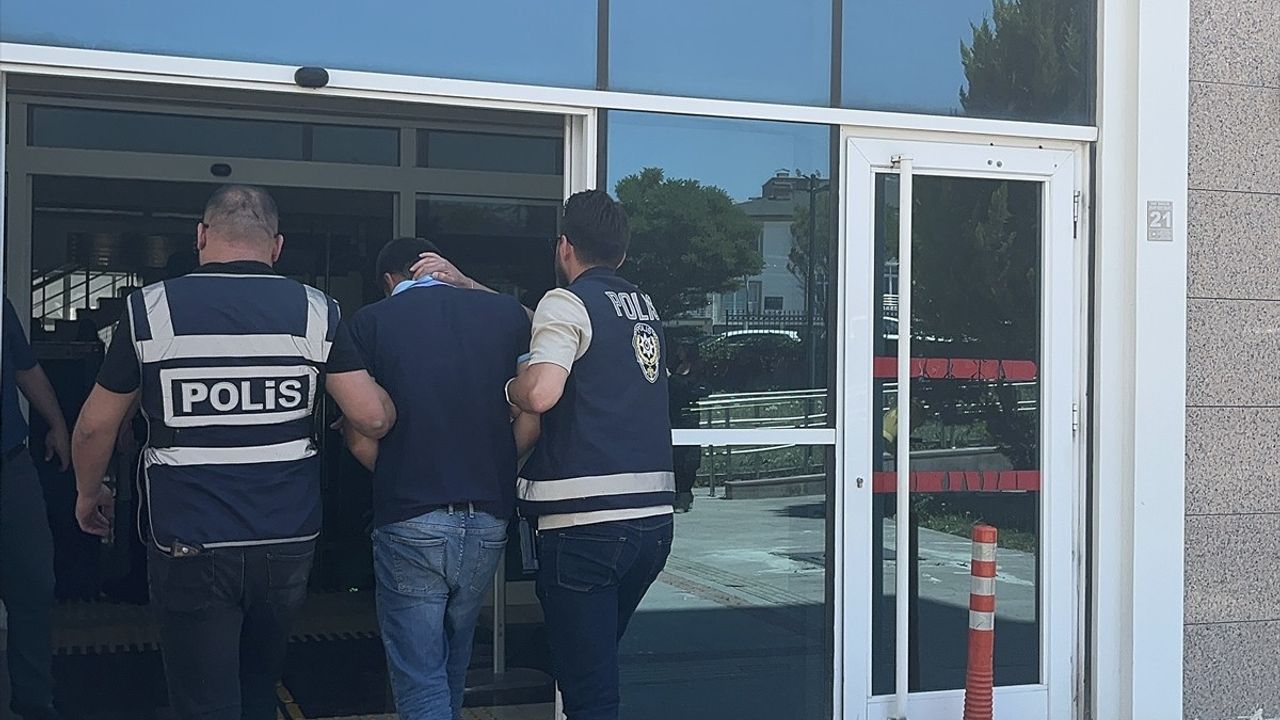 Burdur'da Bıçakla Katledilen Kadının Cinayetinde 4 Şüpheli