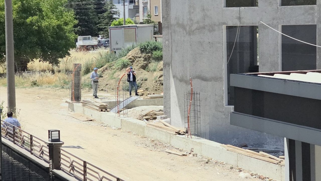 Bursa'da Camii İnşaatında İş Kazası: İşçi Yaralandı