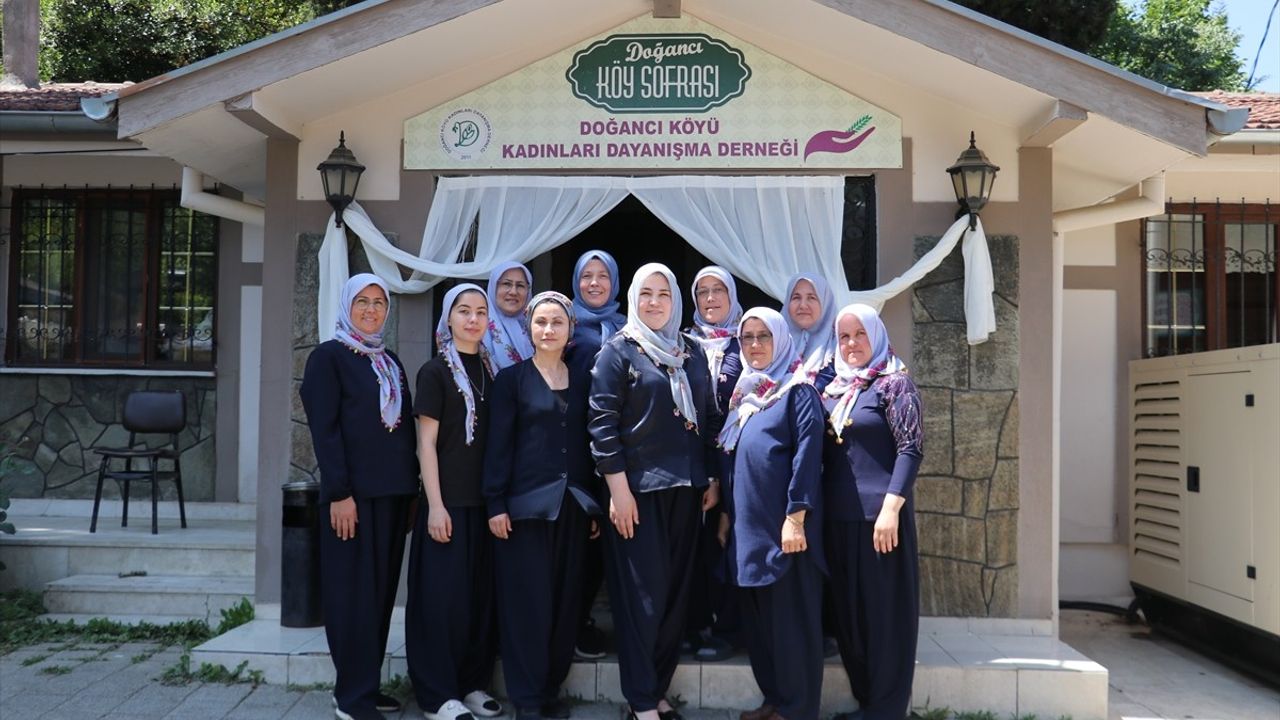 Bursa'nın Doğancı Mahallesi'nde Kadınlar El Emeğiyle Hayata Dur Dedi