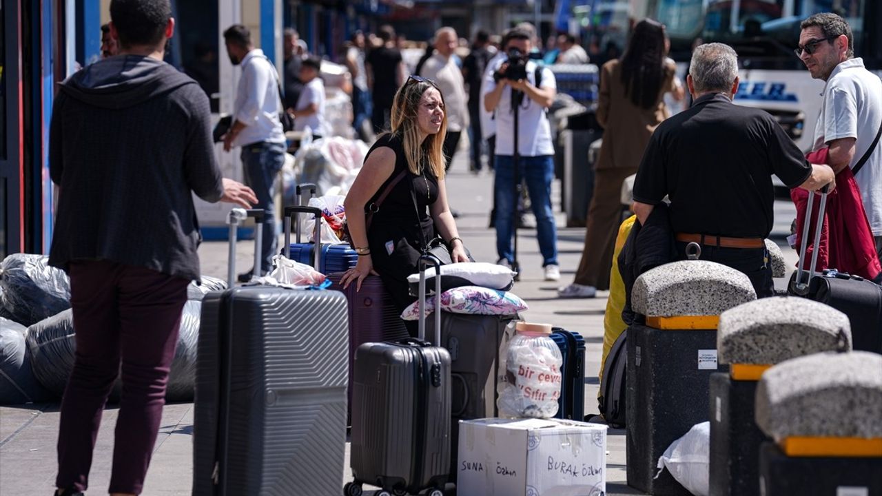 Büyük İstanbul Otogarı'nda Kurban Bayramı Yoğunluğu
