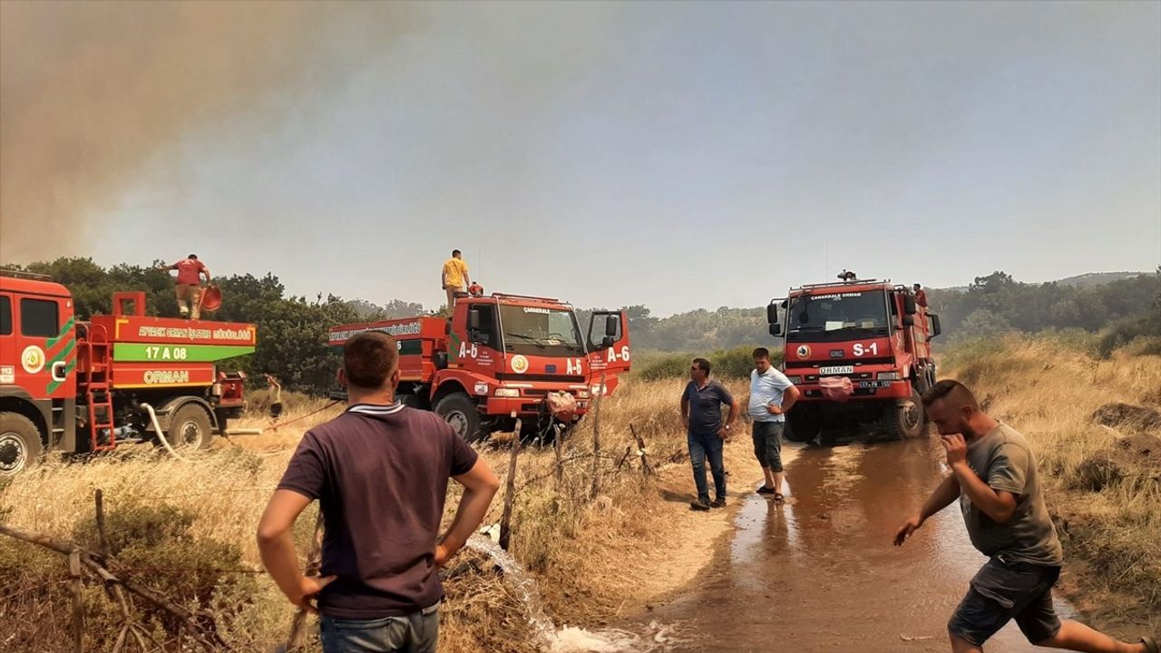 Çanakkale'deki Tarım Arazisindeki Yangına Hızlı Müdahale