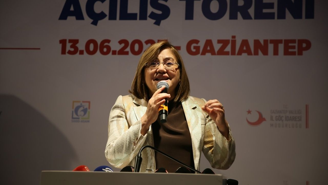 Cevdet Yılmaz Gaziantep'te Suriyeli Gönüllü Geri Dönüşü Duyurdu