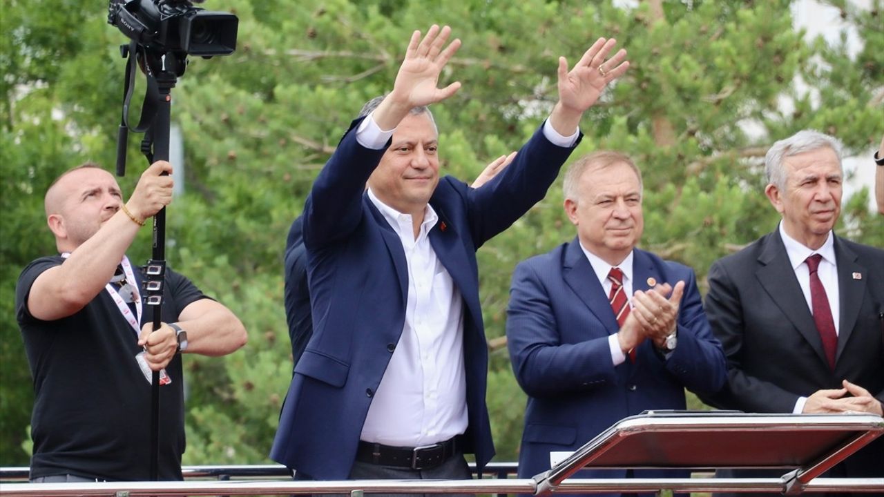 CHP Genel Başkanı Özgür Özel Bayburt'ta Önemli Açıklamalarda Bulundu