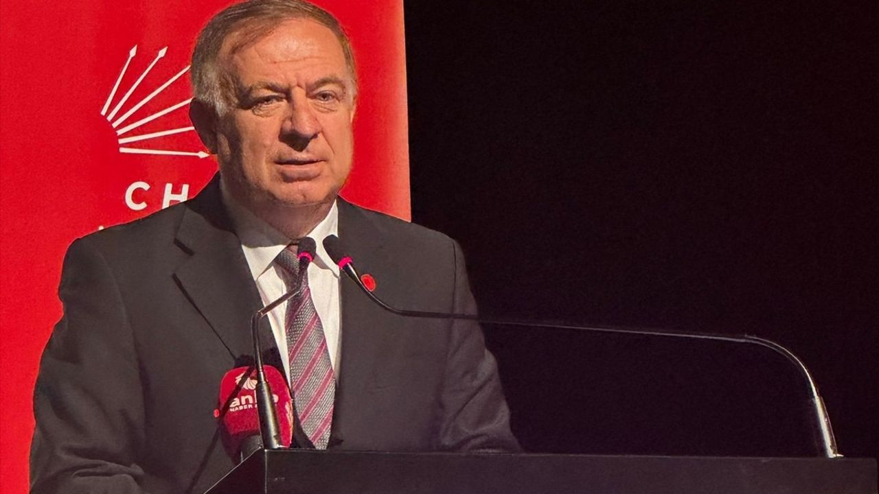 CHP İstanbul'dan 28. Kent Yoksulluğu Buluşmaları Düzenlendi
