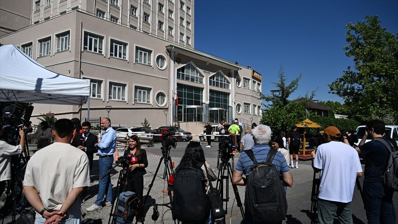 CHP'nin Kurultay Davası Devam Ediyor