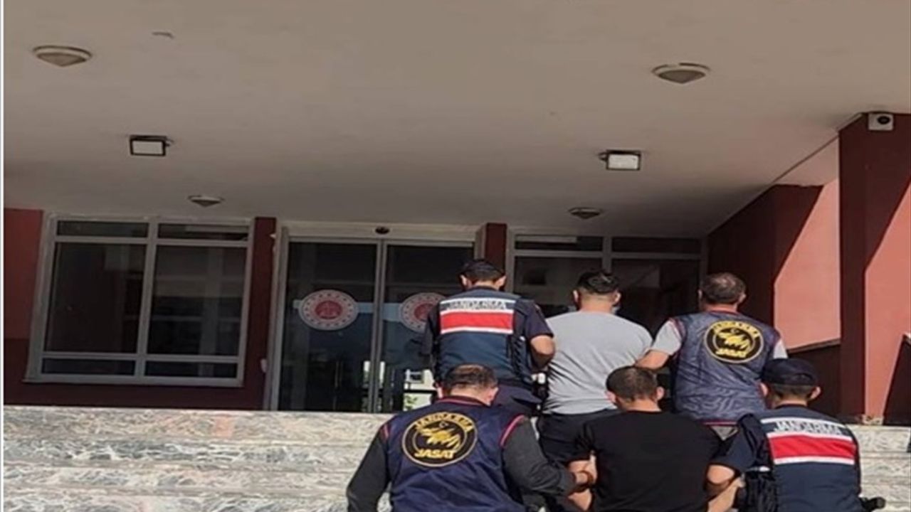 Çorum'da Hırsızlık Zanlıları Tutuklandı