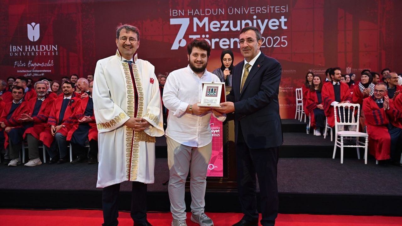 Cumhurbaşkanı Yardımcısı Yılmaz'dan İbn Haldun Üniversitesi Mezuniyet Töreninde Önemi Vurguladı