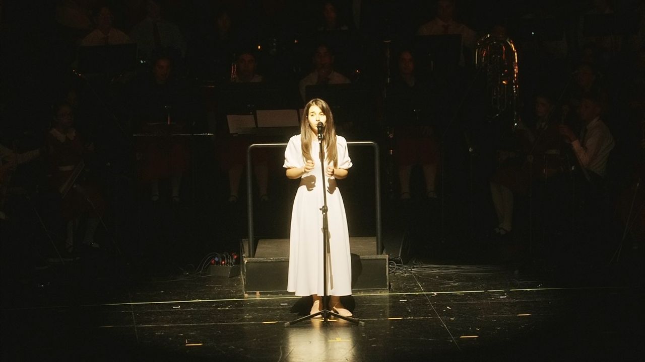 Cumhurbaşkanlığı Çocuk Orkestrası ve Korosu İstanbul'da İlk Konserini Verdi