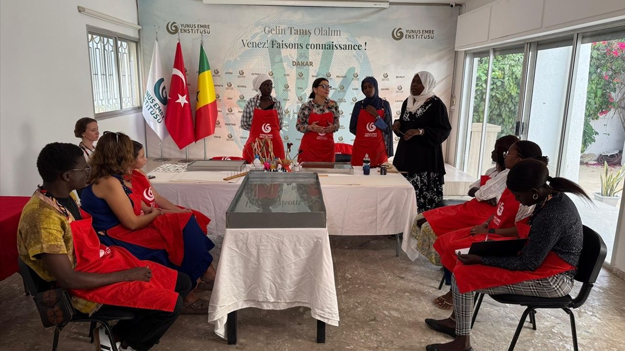 Dakar YEE, Ebru Sanatını Senegal'de Yaygınlaştırıyor