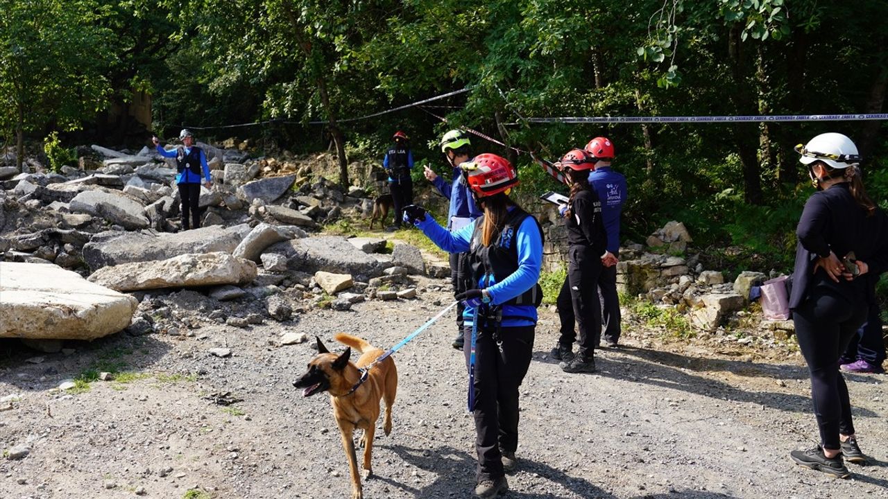 Dünya Arama Kurtarma Köpekleri Şampiyonası İstanbul'da Gerçekleşti