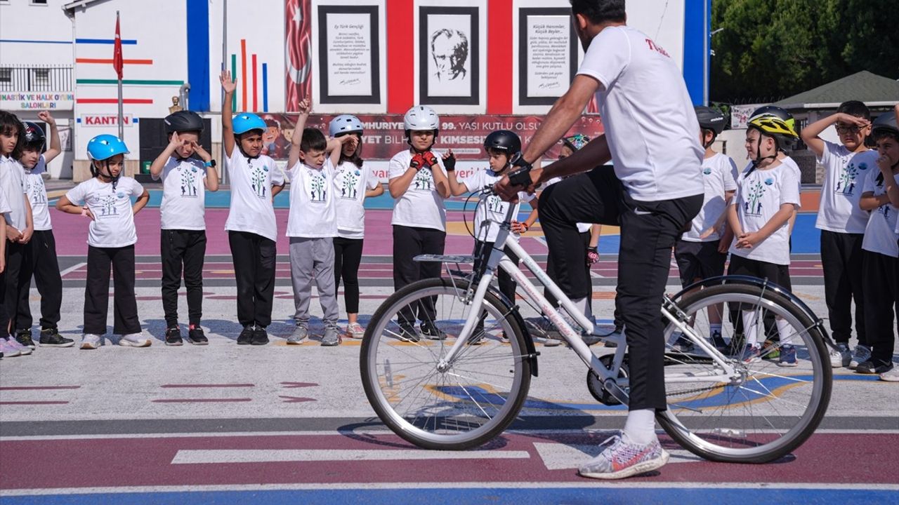 Dünya Bisiklet Günü'nde Çocuklarla Pedal Çevirildi
