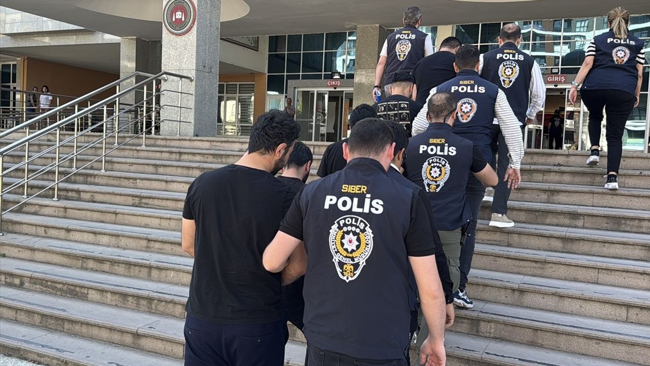 Edirne'de Dolandırıcılık Operasyonu: 10 Şüpheli Yakalandı