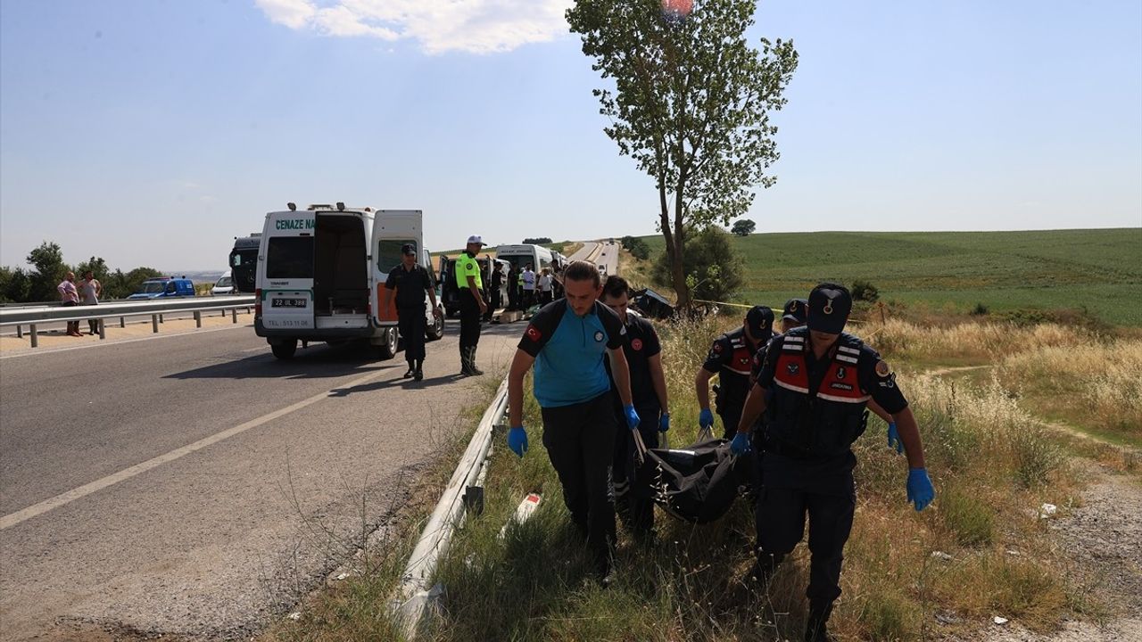 Edirne'de Trajik Trafik Kazasında 5 Kişi Hayatını Kaybetti