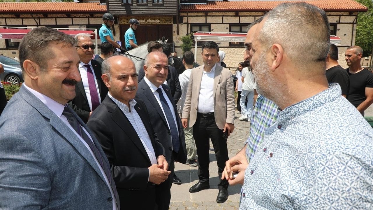Elazığ'da Bayram Coşkusu: Bakan Yardımcısı Aktaş Vatandaşlarla Bir Araya Geldi