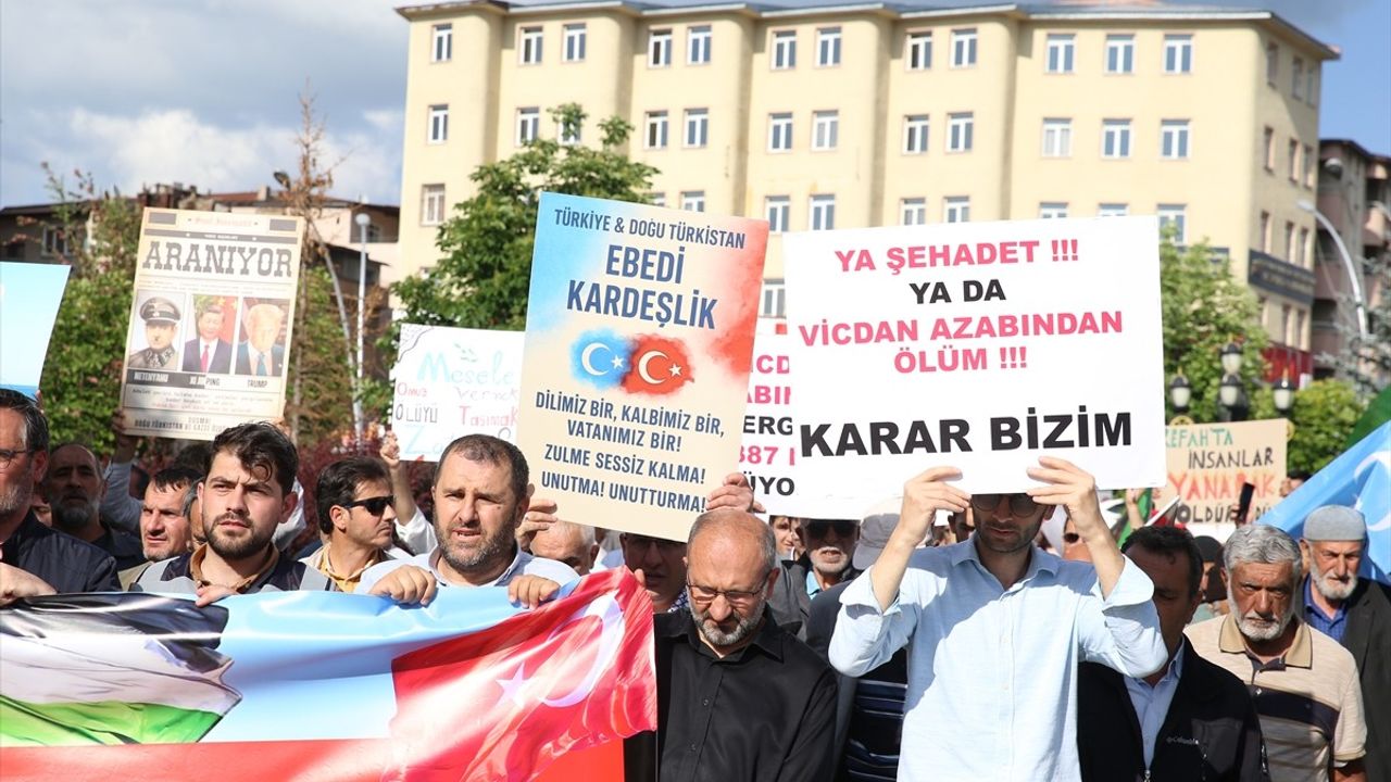 Erzurum'da Gazze İçin Destek Yürüyüşü Düzenlendi