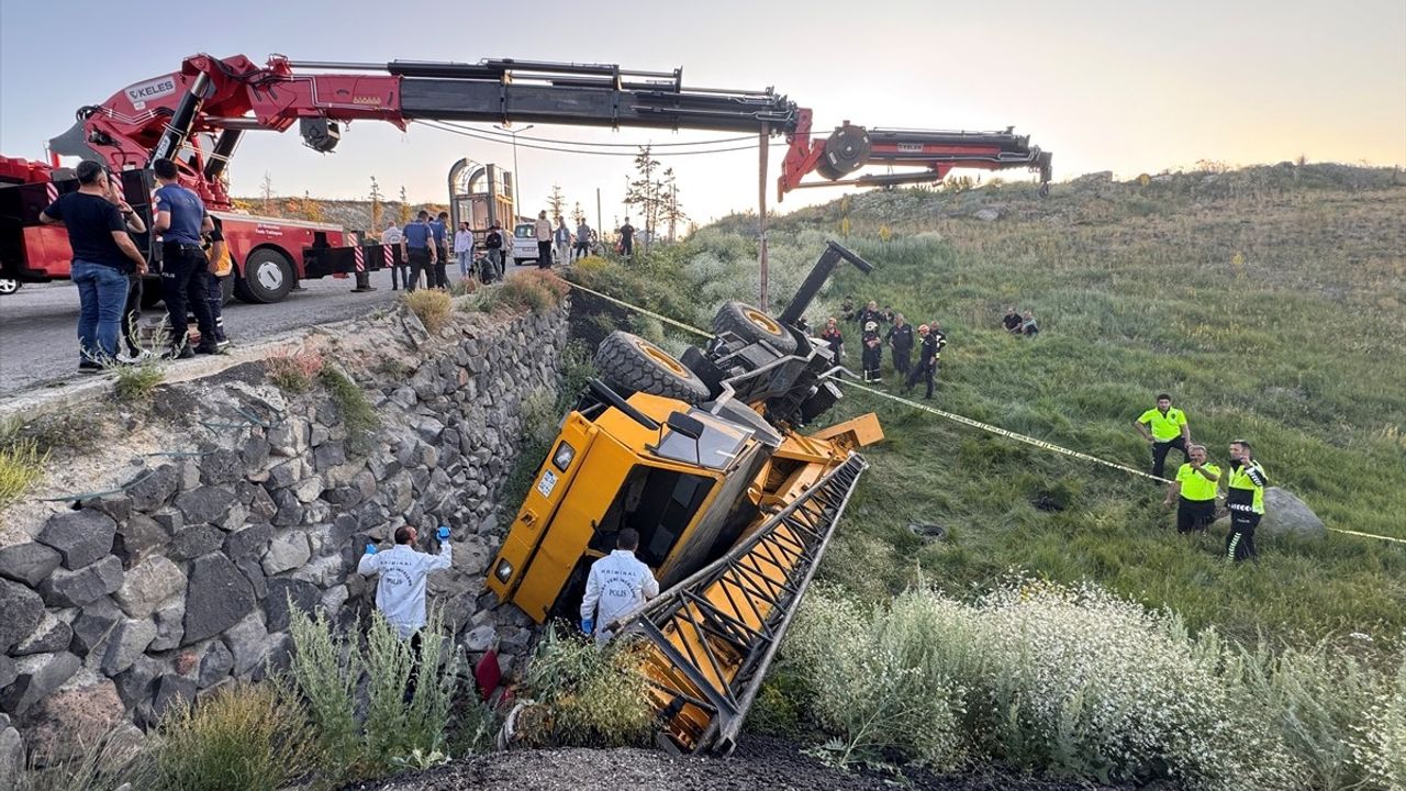 Erzurum'daki Vinç Kazasında Operatör Hayatını Kaybetti