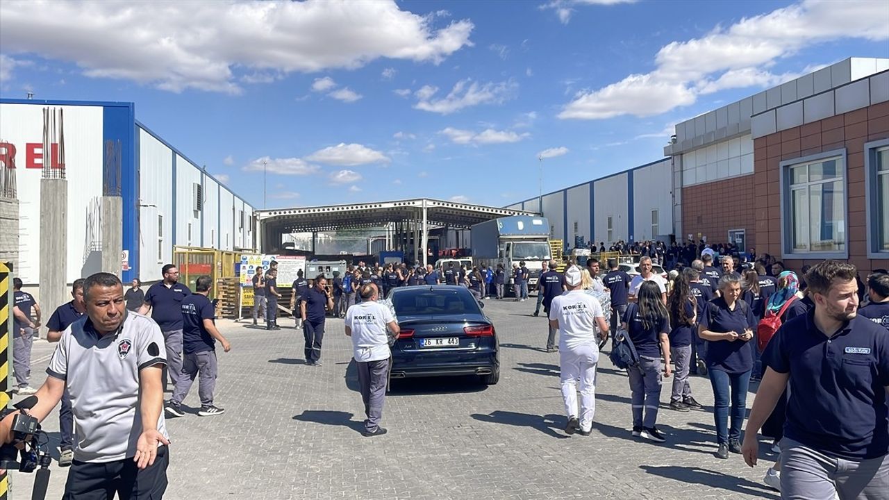 Eskişehir'deki Fabrika Yangını Kontrol Altına Alındı