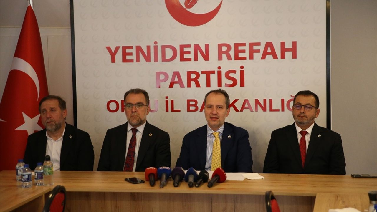 Fatih Erbakan Giresun'da İl Kongresine Katıldı