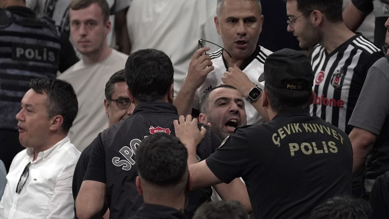 Fenerbahçe Beko, Beşiktaş Fibabanka'yı Yendi ve Seride Üstünlüğü Ele Geçirdi