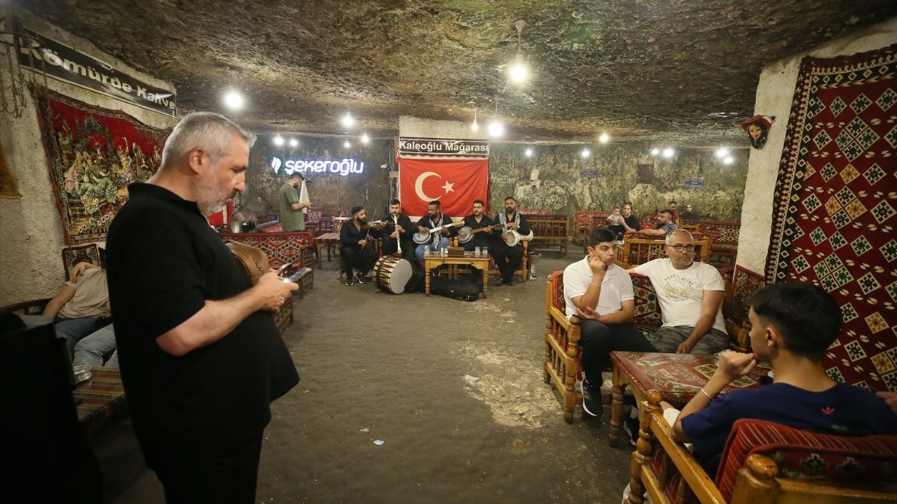 Gaziantep'teki Tarihi Mağara Kafe Ziyaretçi Akınına Uğruyor
