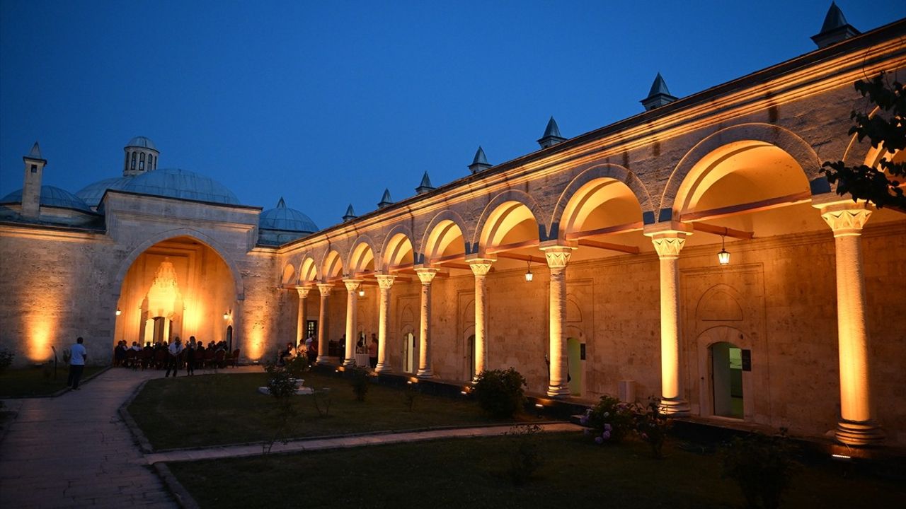 Gece Müzeciliği, Sultan II. Bayezid Külliyesi Sağlık Müzesi'nde Başlıyor