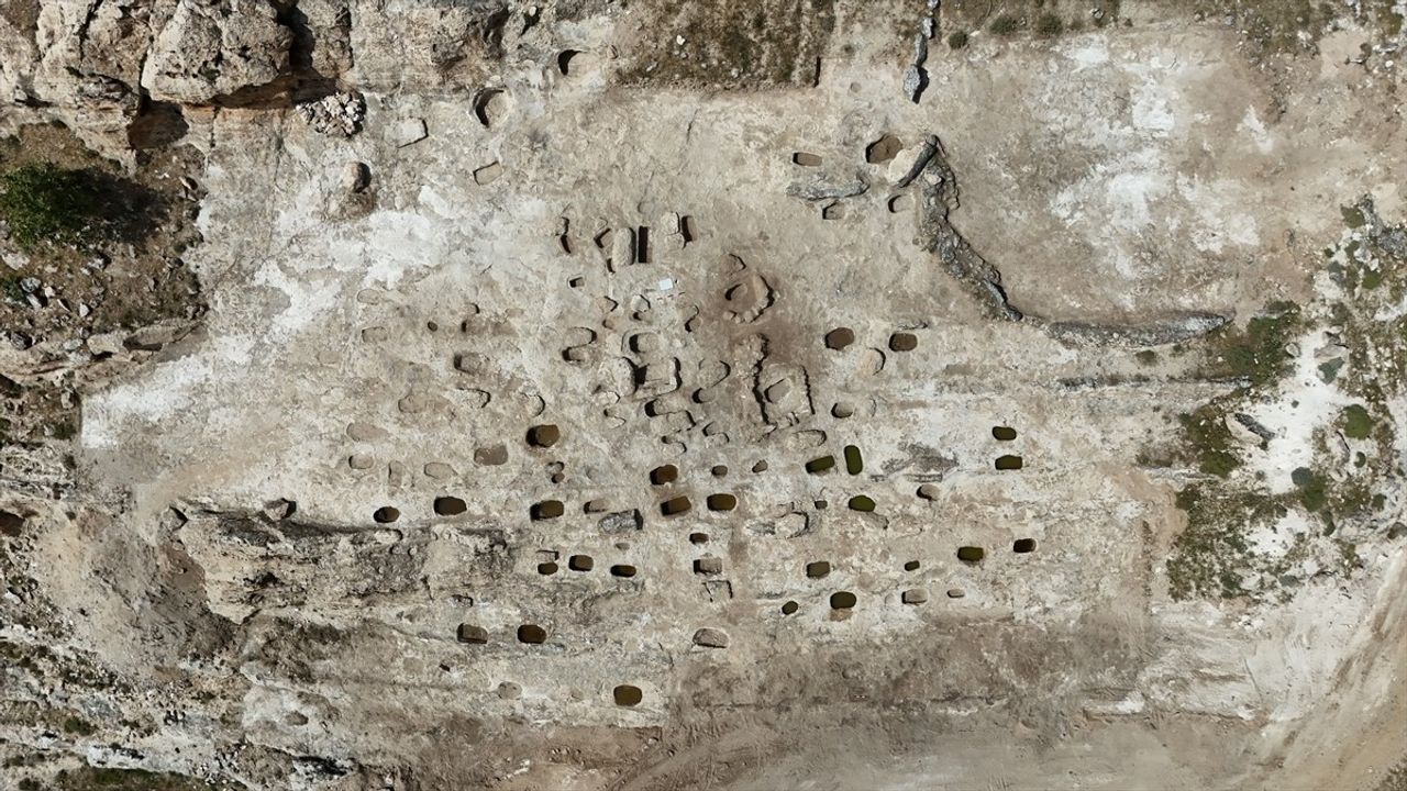 Hasankeyf Müzesi'nde 2 Bin 300 Yıllık Tarihi Eserler Ziyaretçilerini Bekliyor