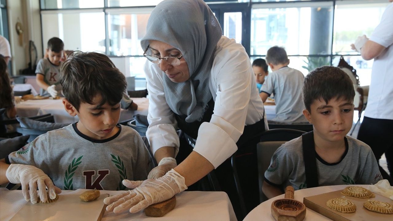 Hatay'da 1200 Öğrenciye Tescilli Kömbe Eğitimi Verildi