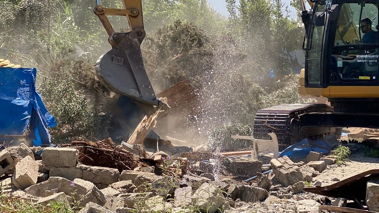 Hatay'da Kaçak İnşaat Yıkımı Sırasında Arbede: 1 Yaralı