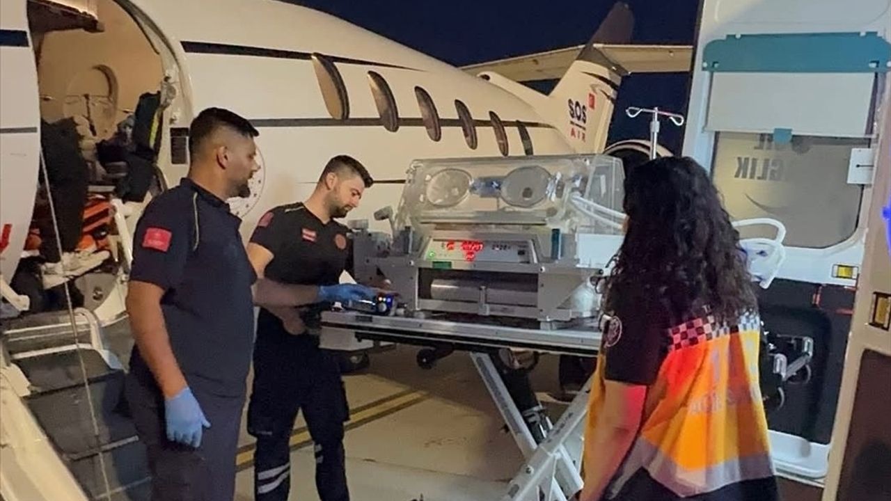 Hatay'da Kalp Hastası Bebek İçin Ambulans Uçak Havalandı