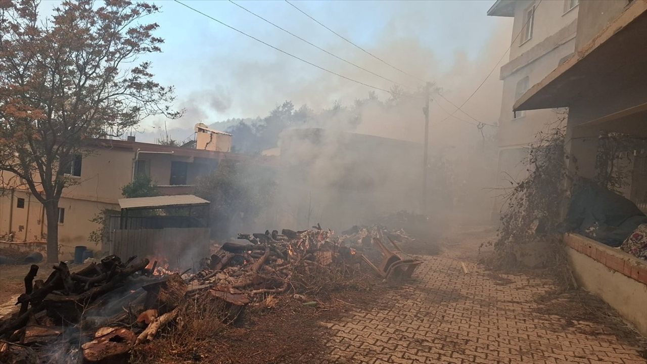Hatay'da Orman Yangını: 1500 Kişi Tahliye Edildi