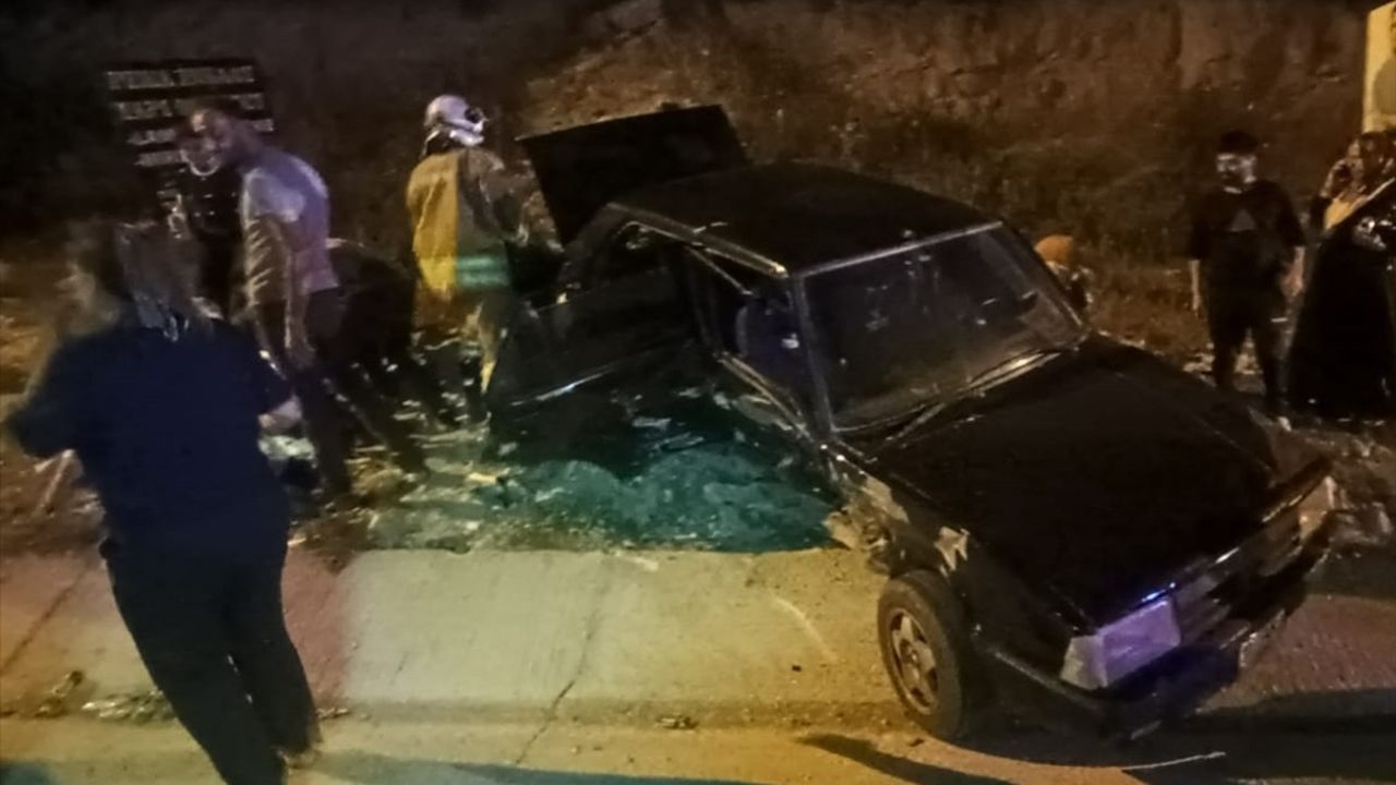 Hatay'da Otomobil Kazası: 6 Yaralı