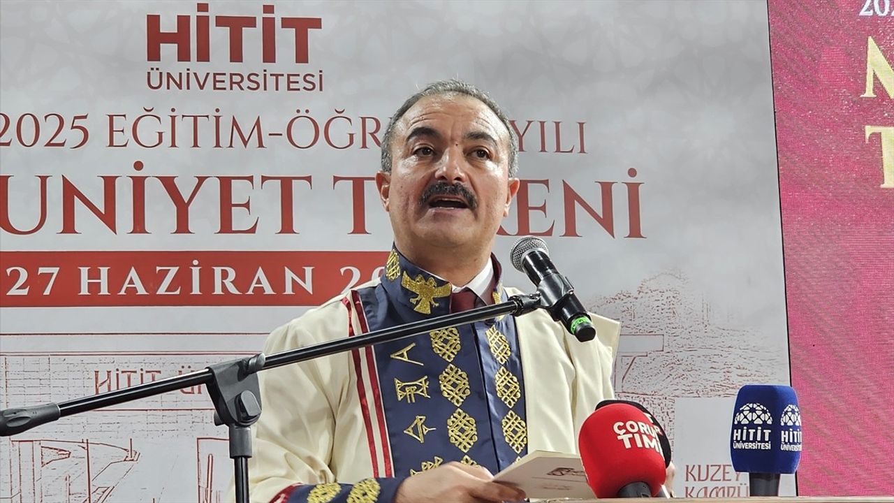 Hitit Üniversitesinde Mezuniyet Coşkusu