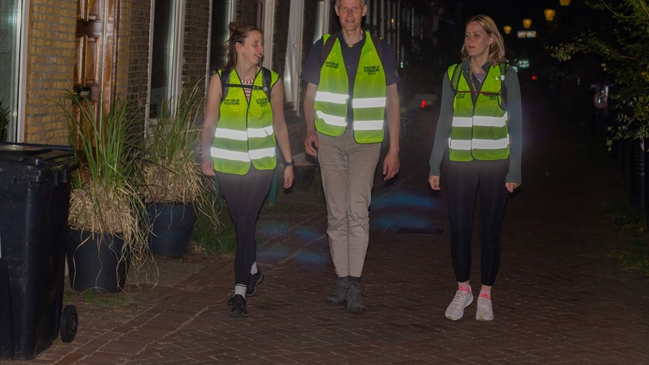 Hollanda'da Mültecilere Destek İçin 40 Kilometre Yürüyüş Düzenlendi
