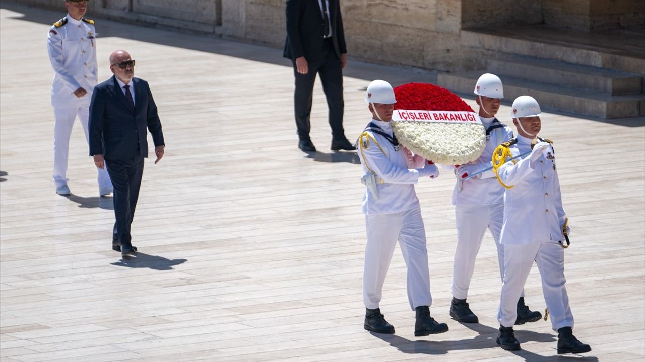 İçişleri Bakan Yardımcısı Mehmet Sağlam Anıtkabir'i Ziyaret Etti
