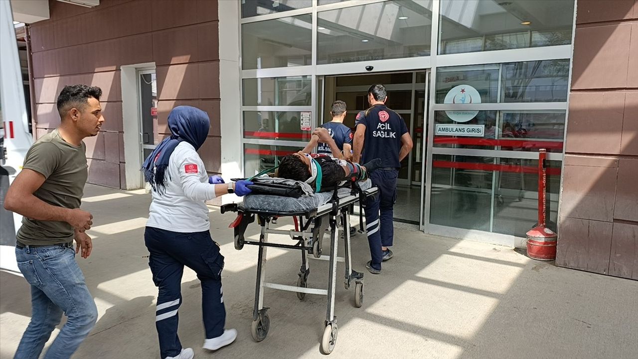 İnşaatta Iskele Parçasının Düşmesi Sonucu İşçi Yaralandı