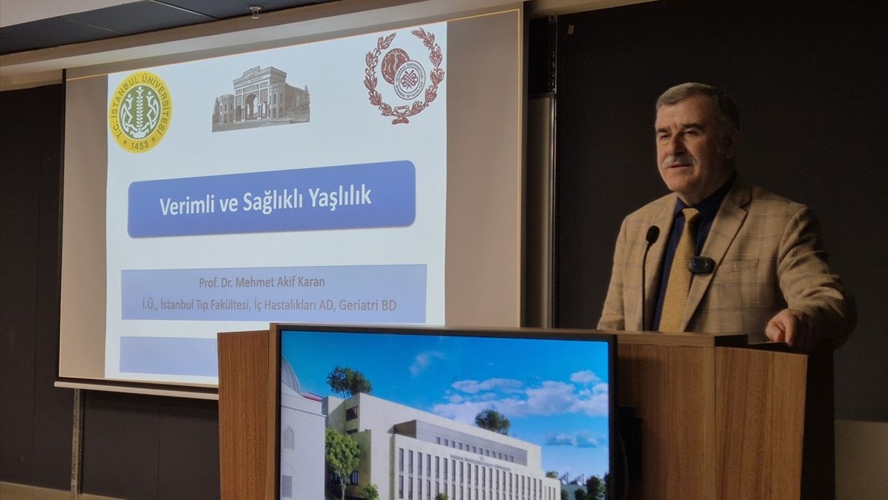 İstanbul'da Yaşlılık Üzerine Bilim Kafe Etkinliği
