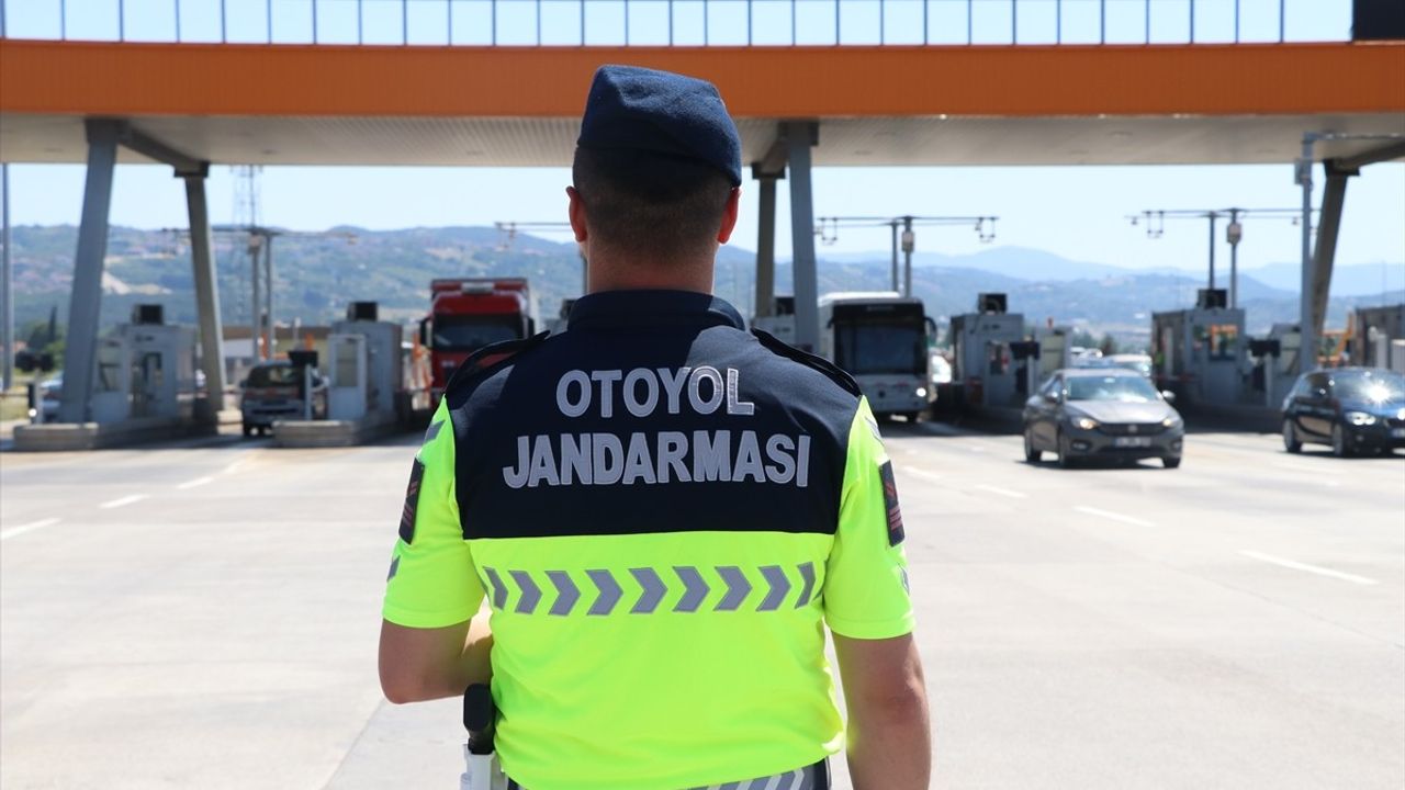 İstanbul-İzmir Otoyolu ve Osmangazi Köprüsü'nde Kurban Bayramı Yoğunluğu