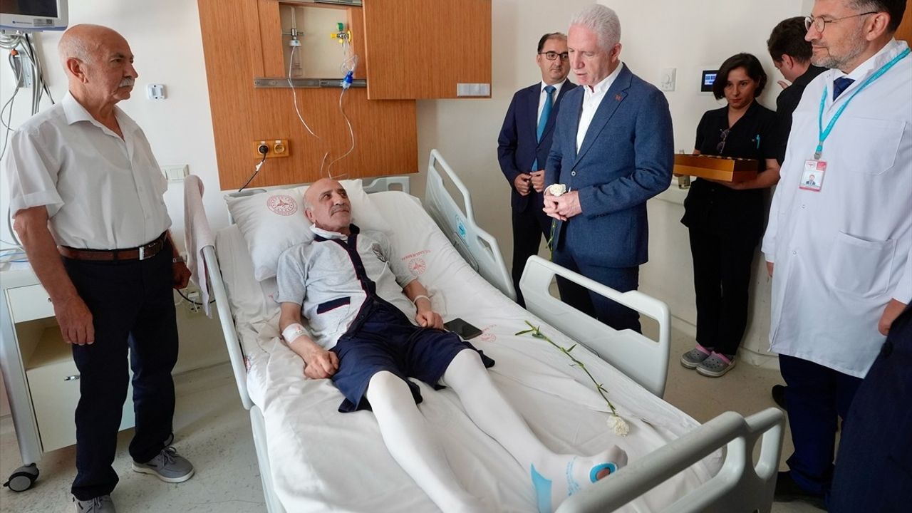 İstanbul Valisi Gül'den Haseki Hastanesi'ne Bayram Ziyareti
