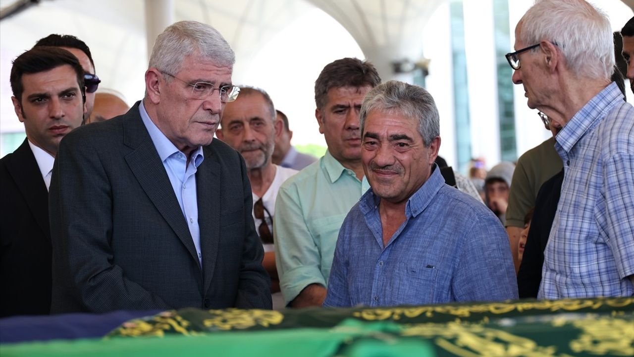 İYİ Parti Genel Başkanı Dervişoğlu, Öğretmen Sevil Şeker'in Cenaze Töreninde