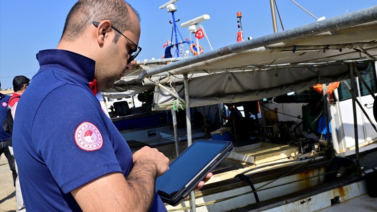 İzmir'de Su Ürünleri Denetimlerinde 1 Milyon 246 Bin Lira Ceza Uygulandı