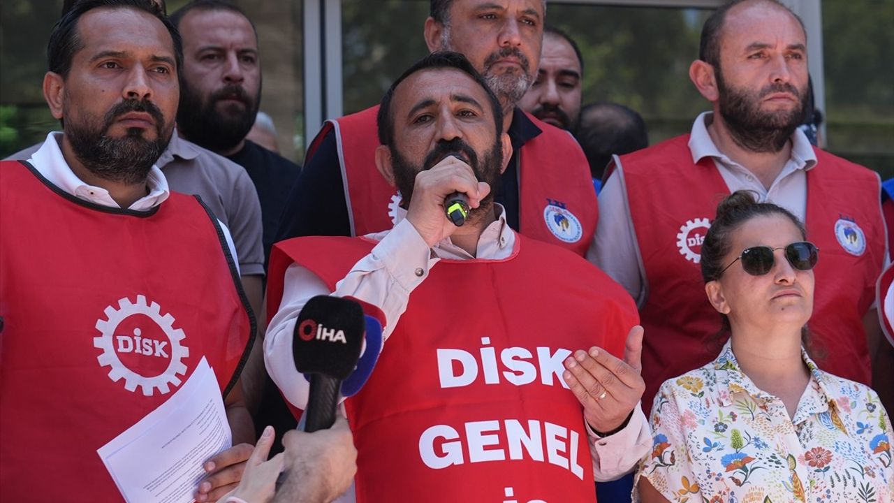 İzmir'deki Grevle İlgili Tepkiler Yükseliyor