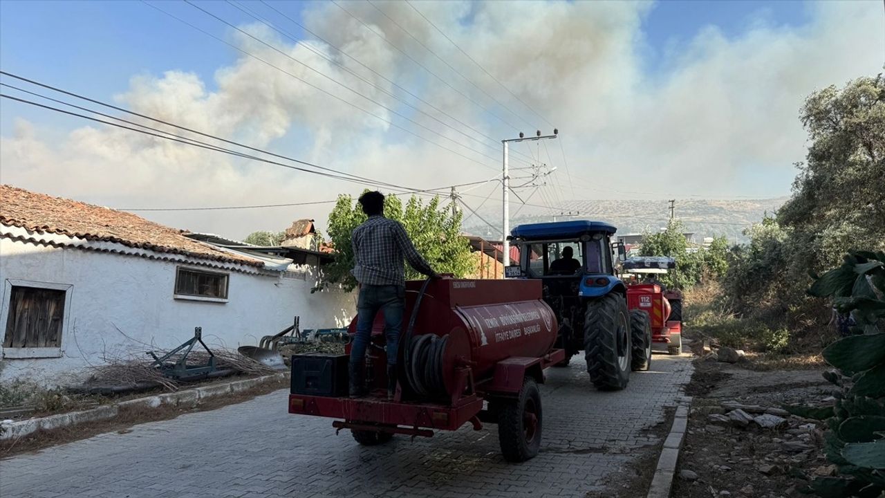 İzmir'in Tire İlçesinde Yangın Mücadelesi