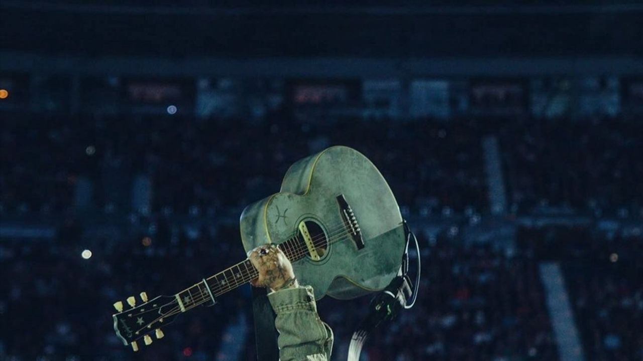 James Arthur İstanbul'da Konser Veriyor