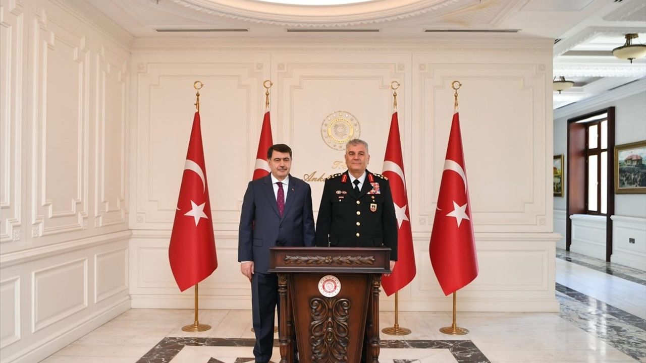Jandarma Genel Komutanı Çardakcı'dan Ankara Valiliğine Ziyaret