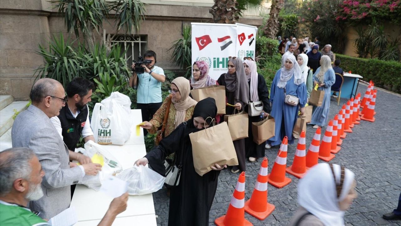 Kahire'de Kurban Bayramı Kutlaması ve Dayanışma Faaliyeti