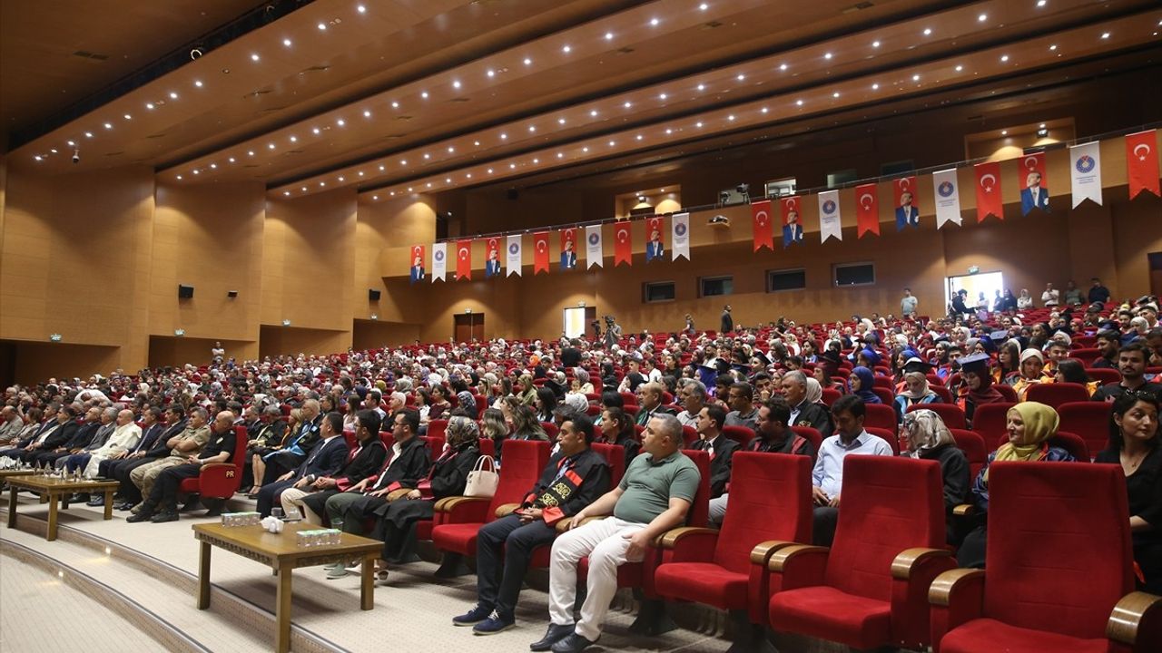 Kahramanmaraş Sütçü İmam Üniversitesi Mezuniyet Töreni Gerçekleşti