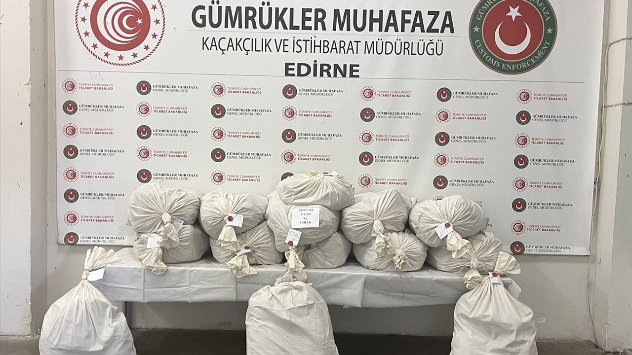 Kapıkule Sınır Kapısı'nda Kaçakçı Operasyonu: 212 Kilo Uyuşturucu Ele Geçirildi