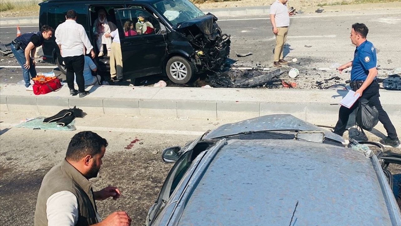 Karabük'te Otomobilin Vanla Çarpıştığı Kaza: 7 Yaralı