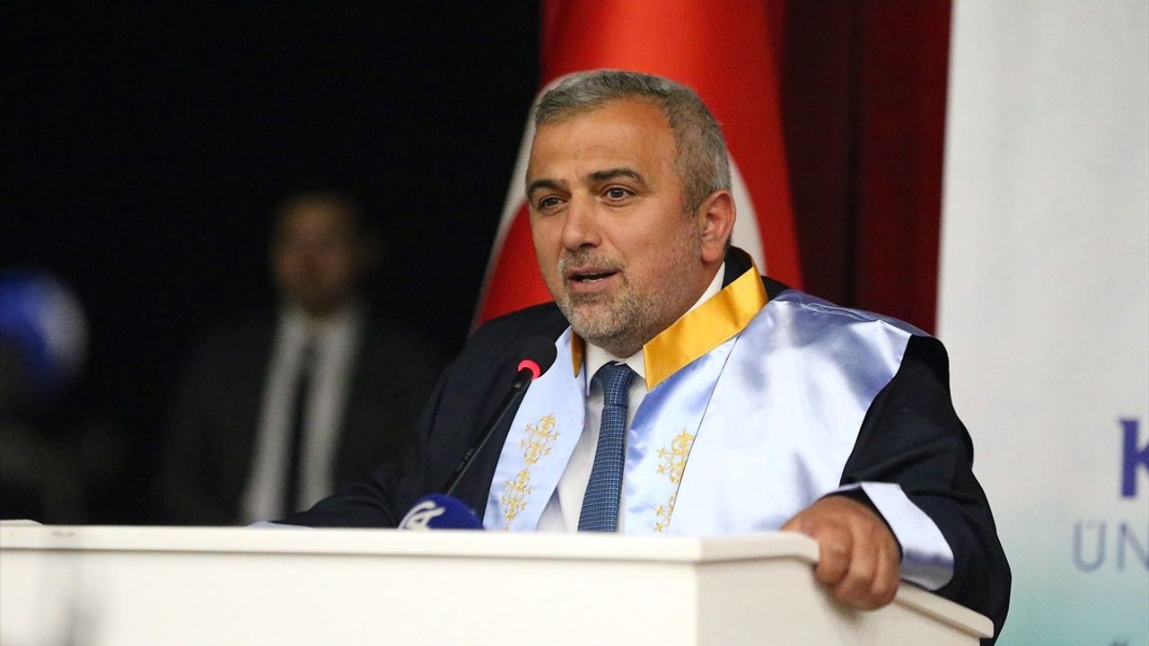 Kars'ta Öğrenciler Filistin'e Destek Vermek İçin Mezuniyet Töreni Düzenledi