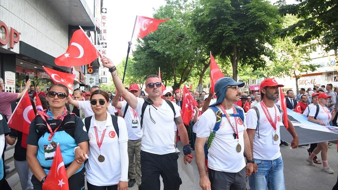 Kastamonu'da Atatürk ve İstiklal Yolu Yürüyüşü Tamamlandı